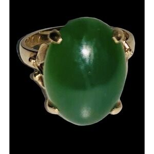 Vintage Ca 1950s 14K Solid Yellow Gold Natural Green Nephrite Jade Ring SIze 6